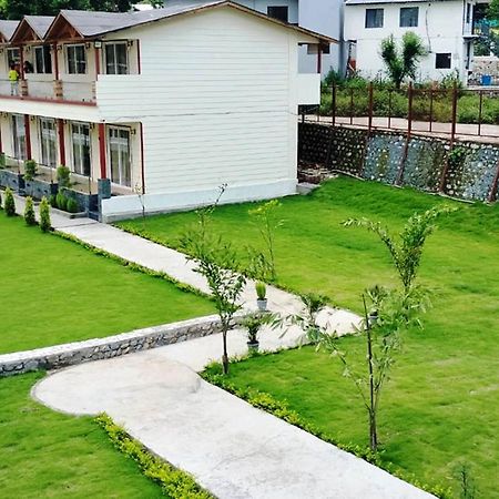 Qcent Woods Resort & Spa, Rishīkesh Exteriör bild