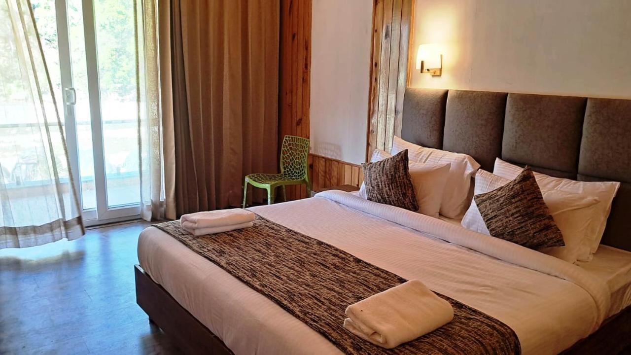 Qcent Woods Resort & Spa, Rishīkesh Exteriör bild