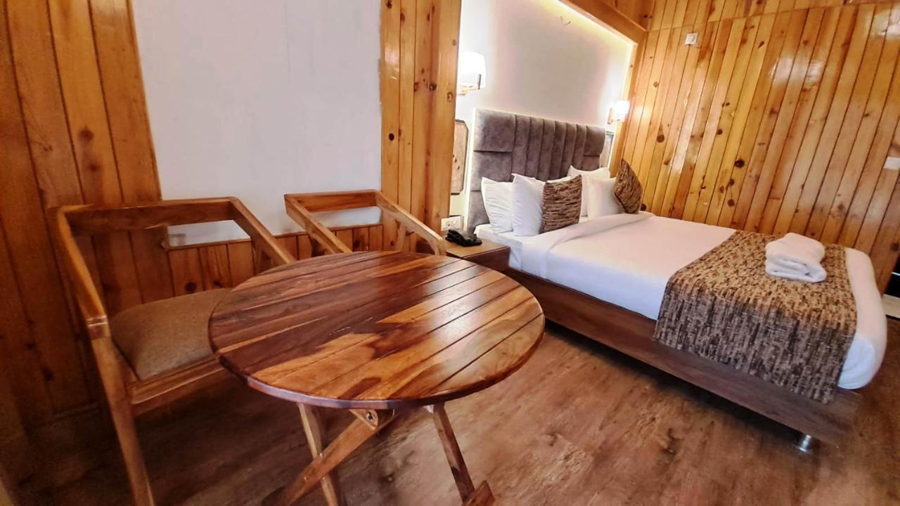 Qcent Woods Resort & Spa, Rishīkesh Exteriör bild
