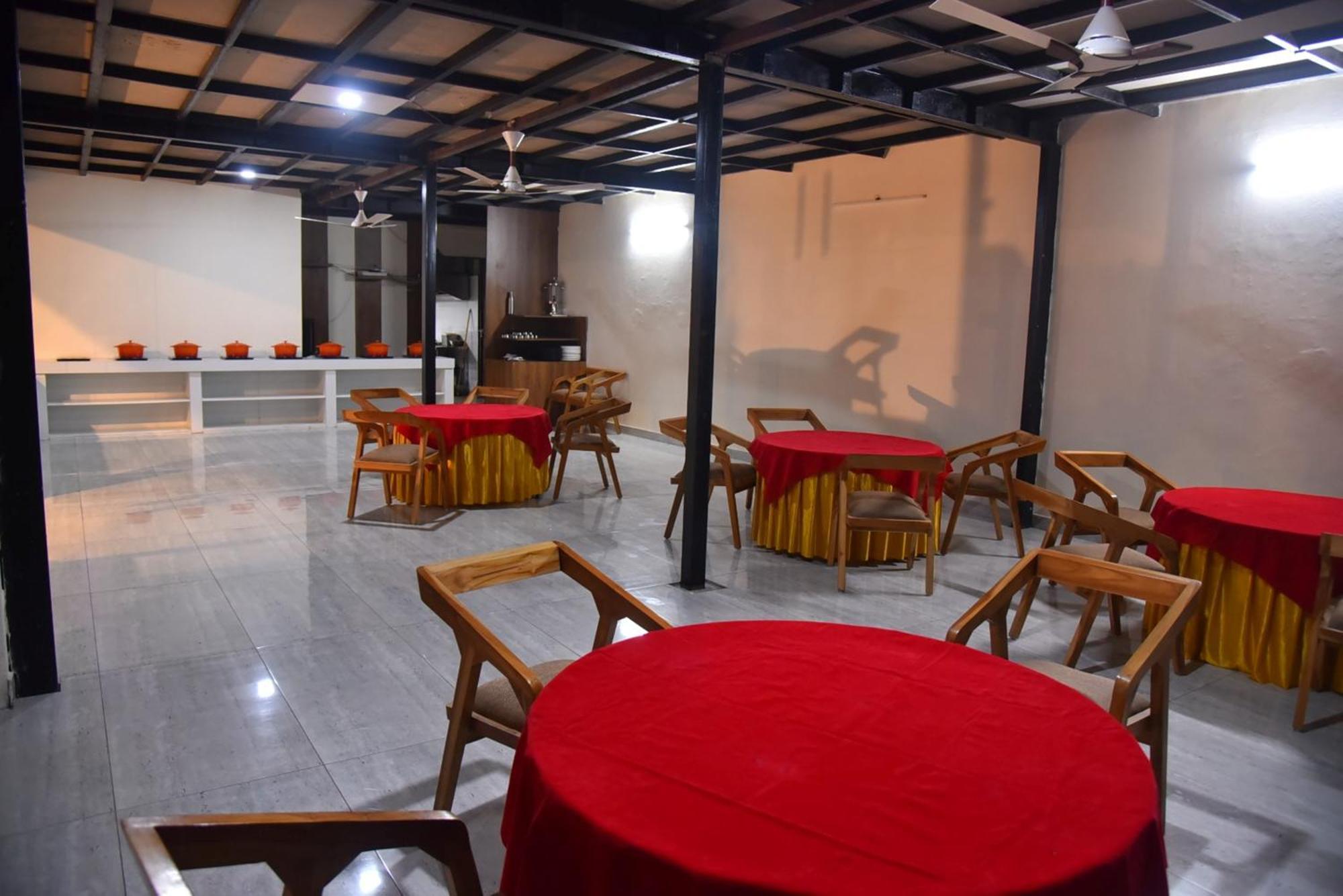 Qcent Woods Resort & Spa, Rishīkesh Exteriör bild