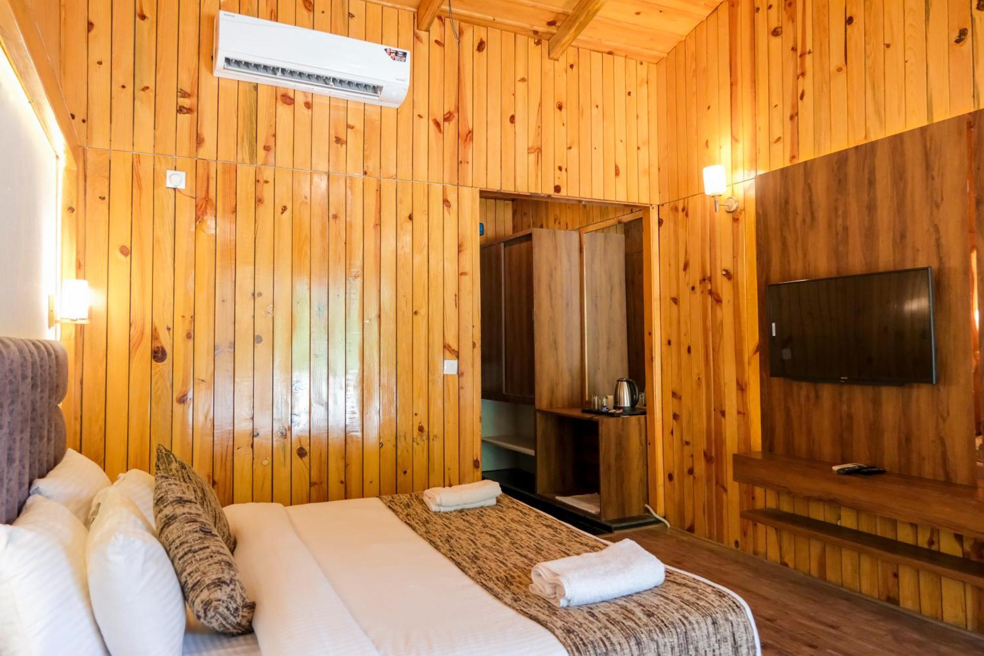 Qcent Woods Resort & Spa, Rishīkesh Exteriör bild
