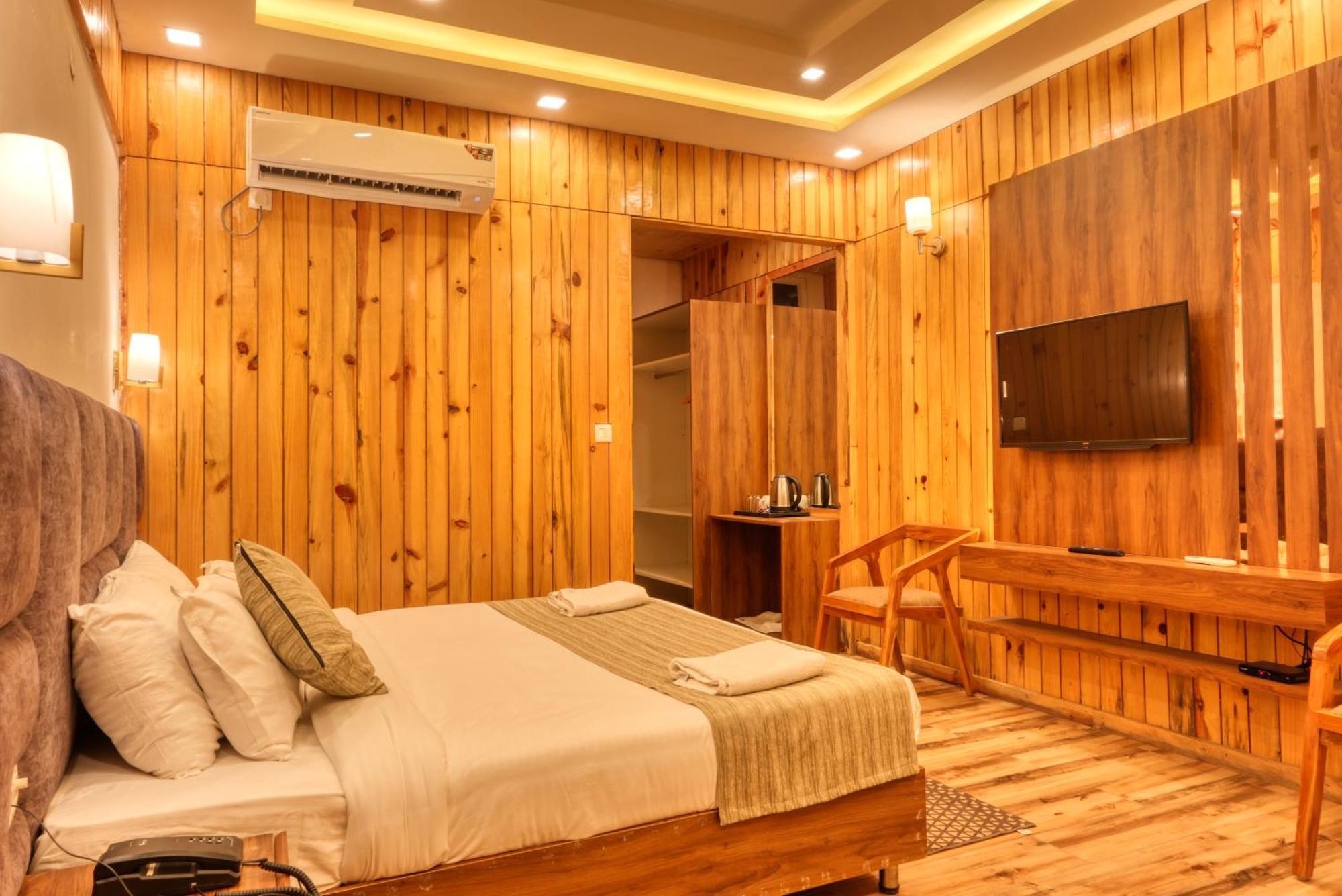 Qcent Woods Resort & Spa, Rishīkesh Exteriör bild