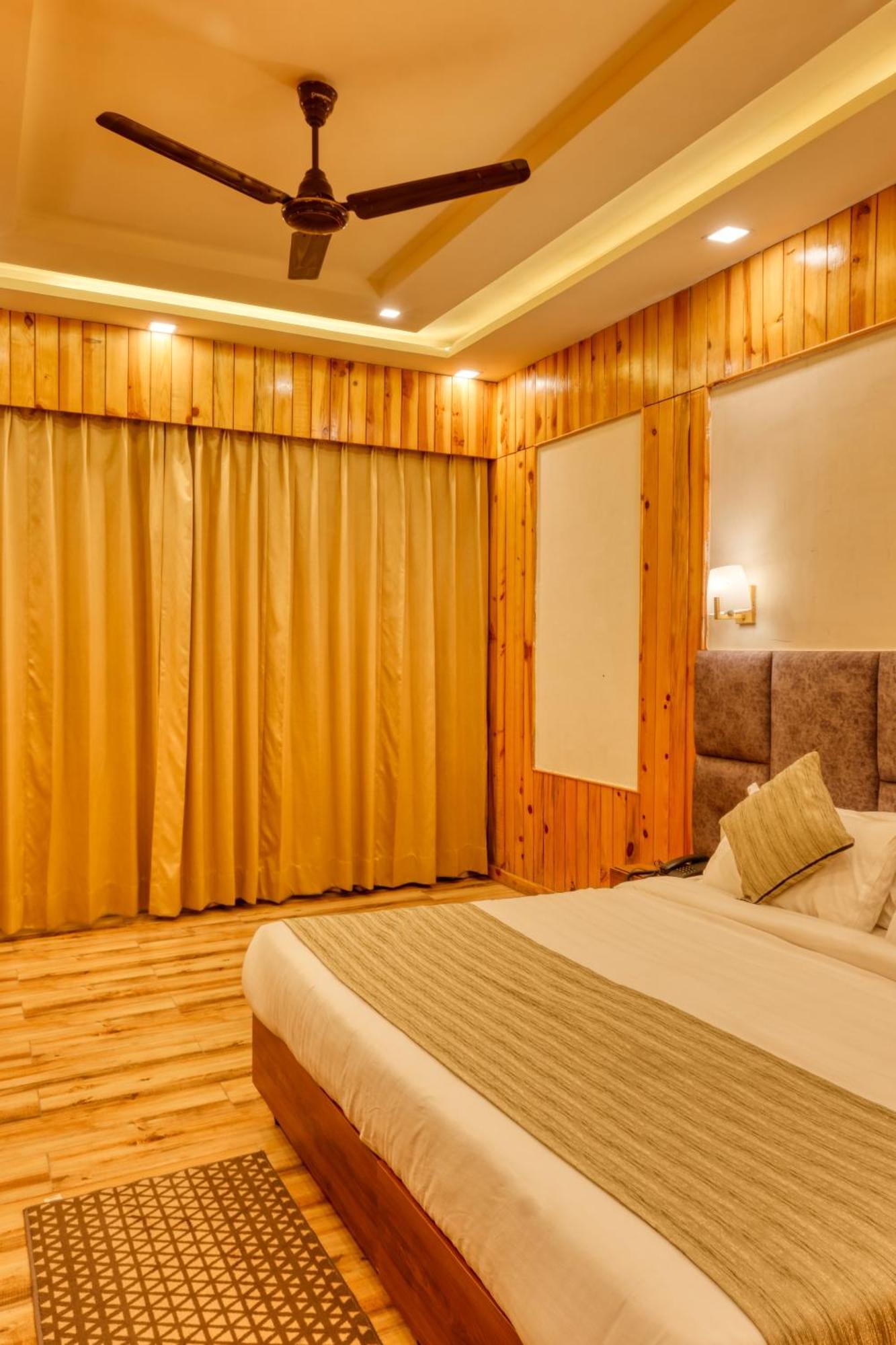 Qcent Woods Resort & Spa, Rishīkesh Exteriör bild