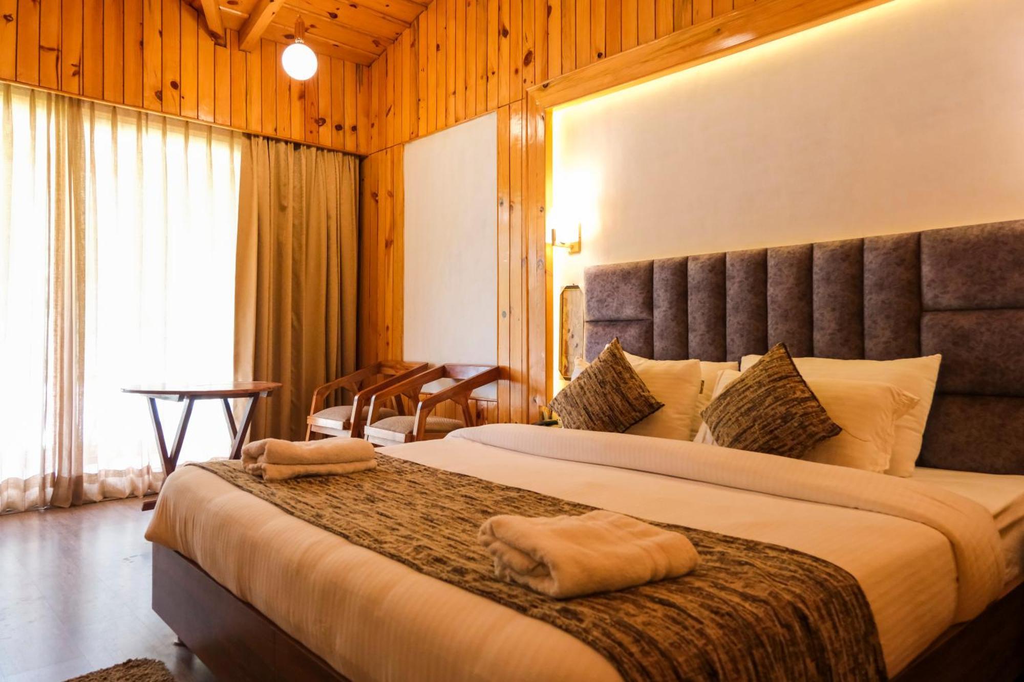 Qcent Woods Resort & Spa, Rishīkesh Exteriör bild