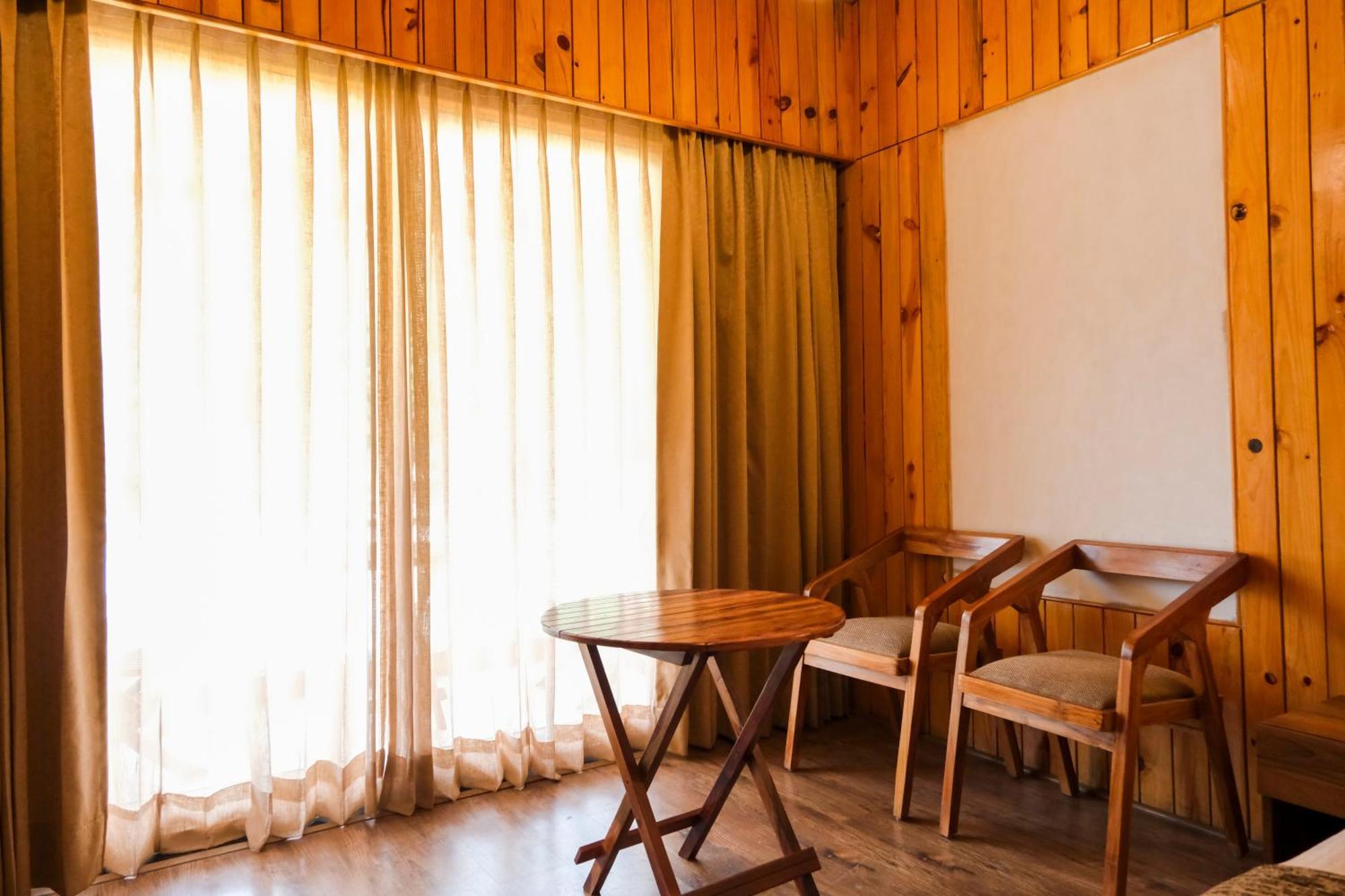 Qcent Woods Resort & Spa, Rishīkesh Exteriör bild
