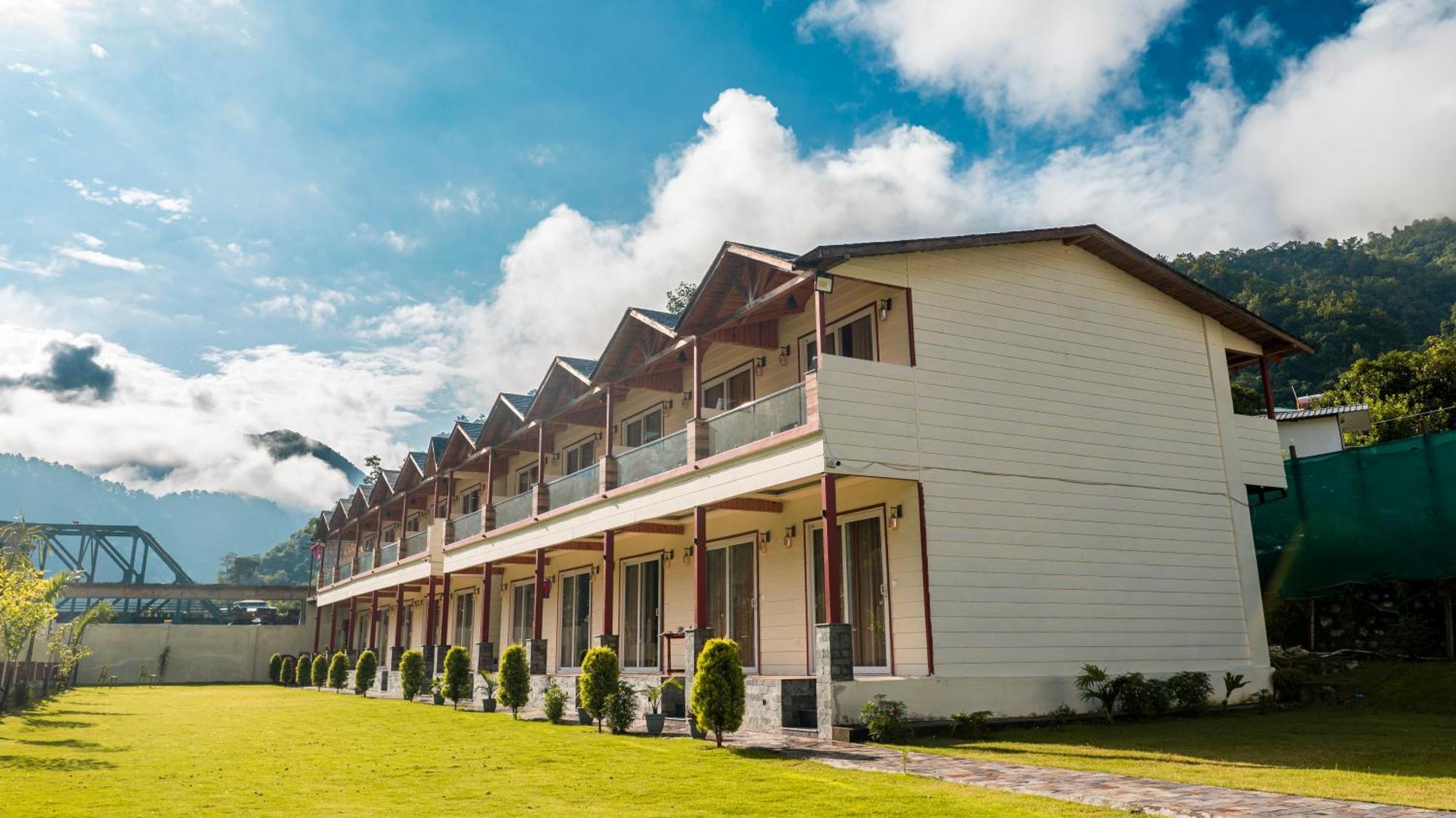 Qcent Woods Resort & Spa, Rishīkesh Exteriör bild